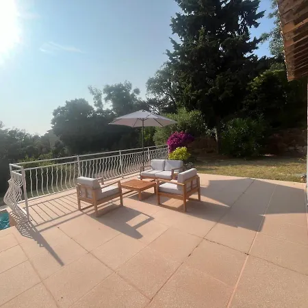 Дом отдыха Esterel Family House Cote D'azur Сен-Рафаэль